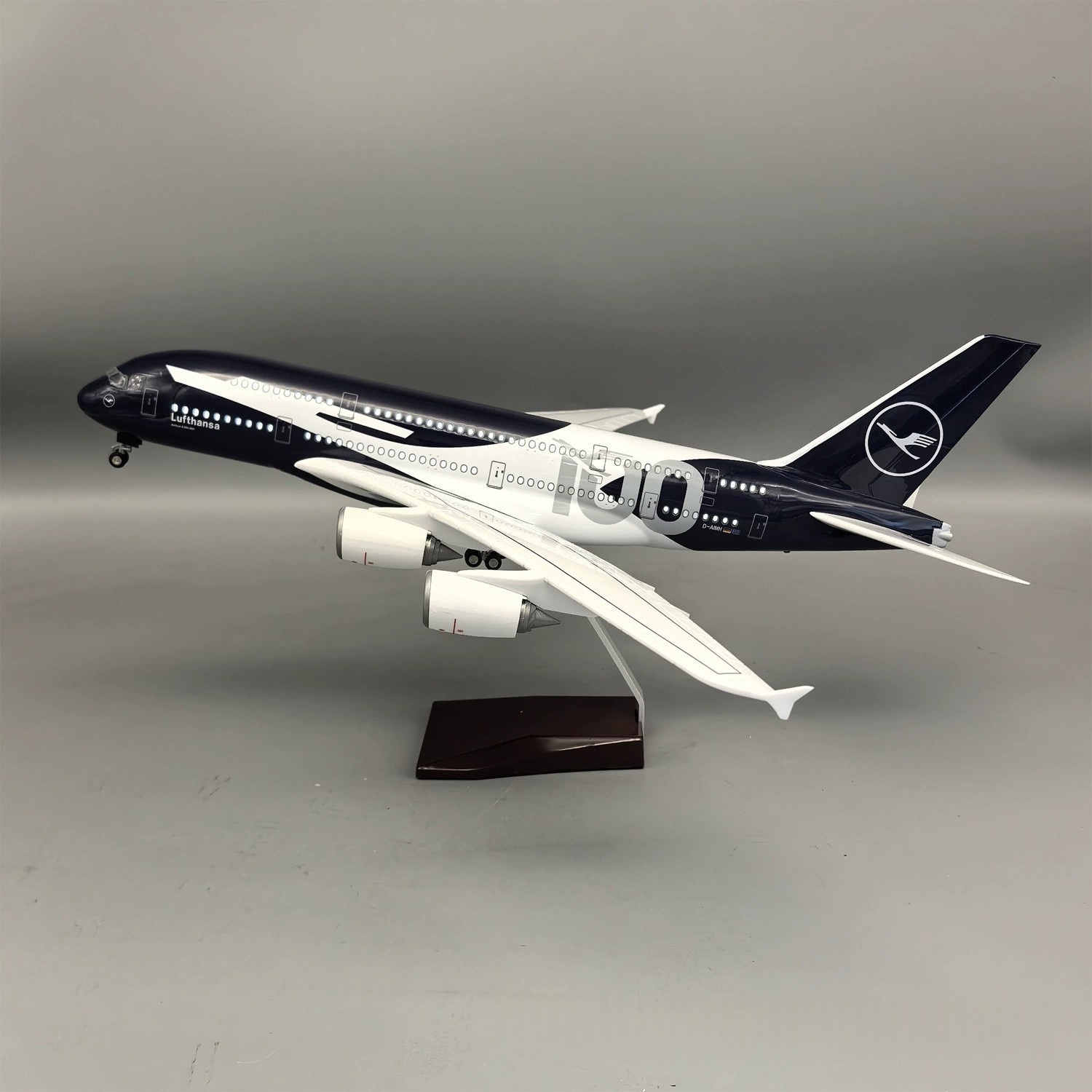 Novo Modelo de Avião de Resina - Model Kit Ixchel avaliação e preço