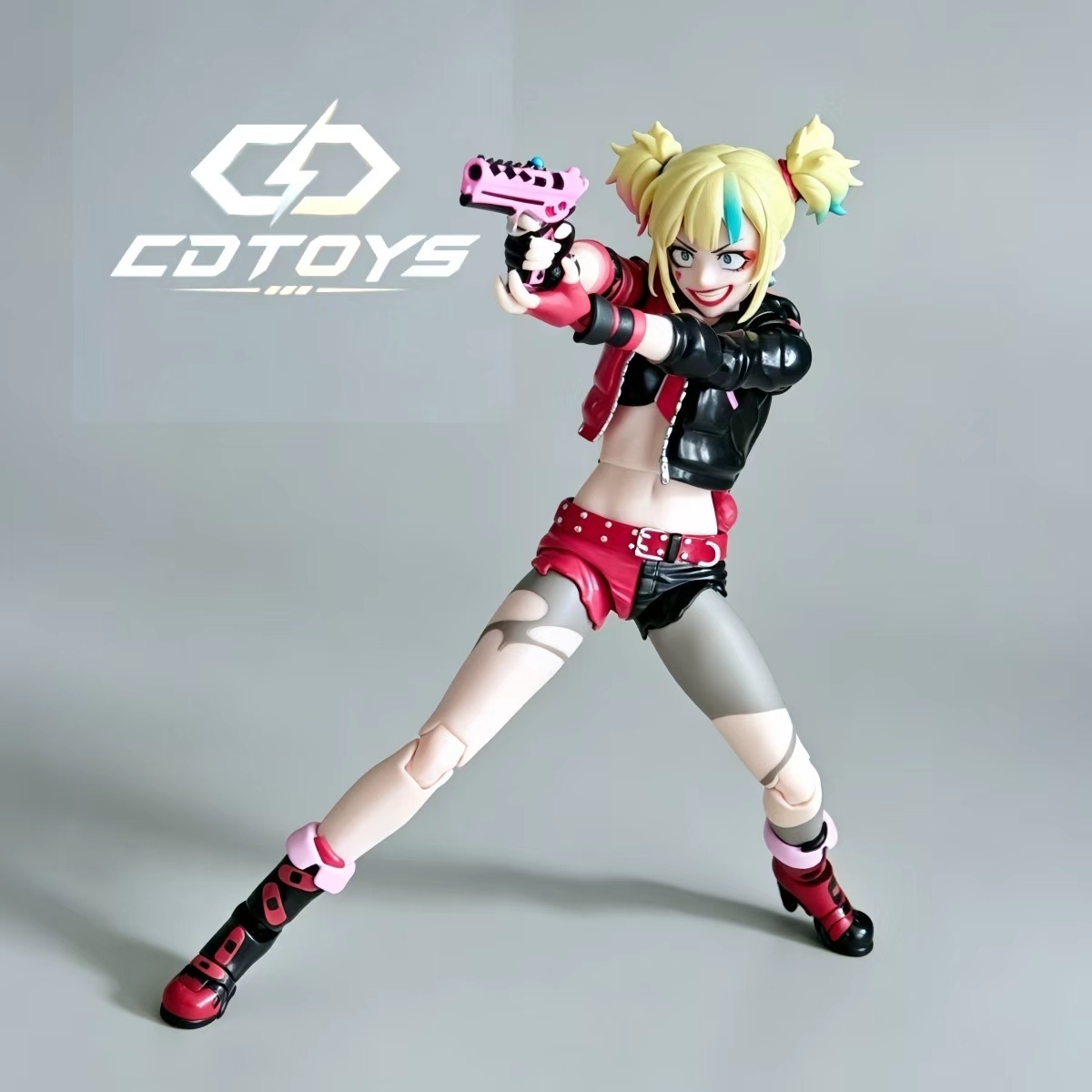 Novos Brinquedos CD: Figura de - Model Kit Harley Quinn avaliação e preço