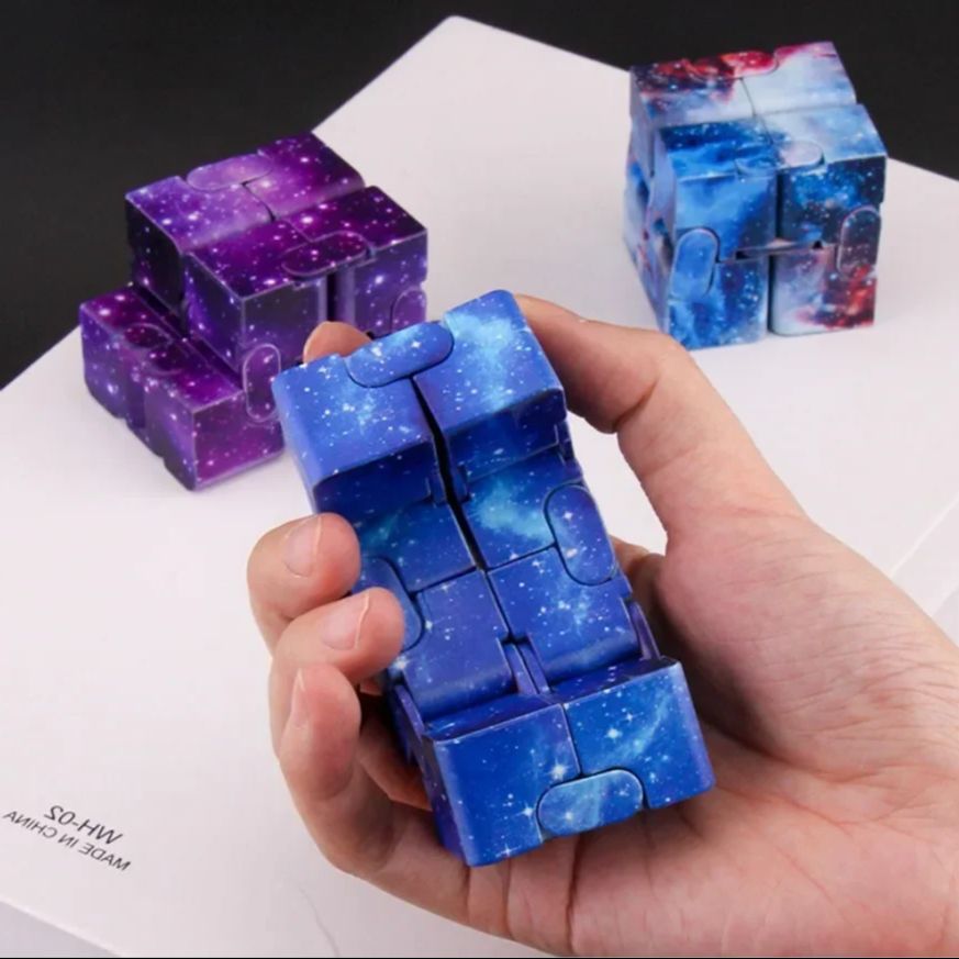 Cubo mágico infinado com céu e - Model Kit Infinite Dimension avaliação e preço